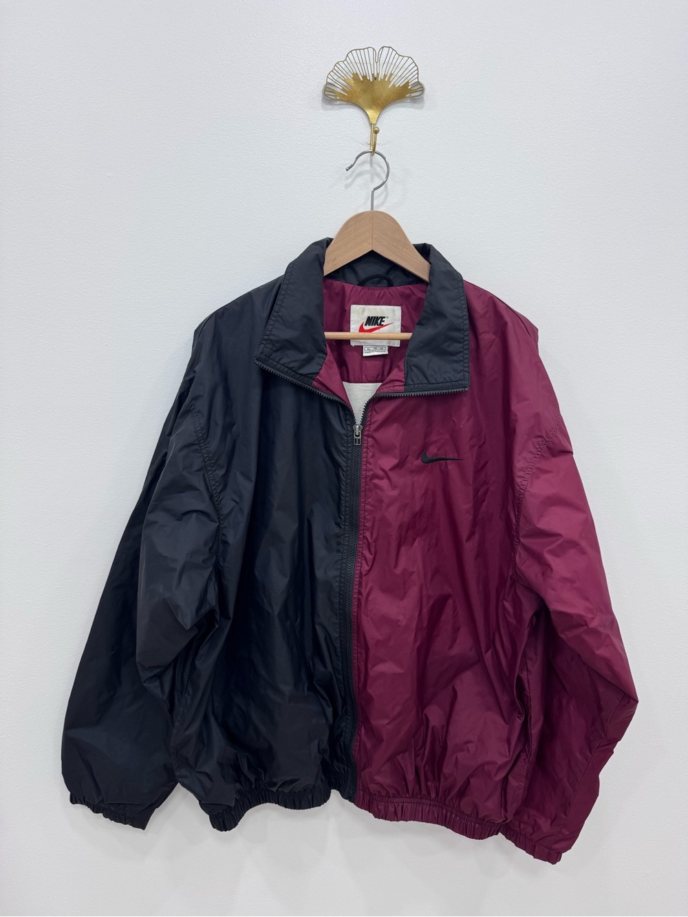 Nike Air Vintage Rare Jacket Windbreaker 90s black Red spell out logo swoosh XL